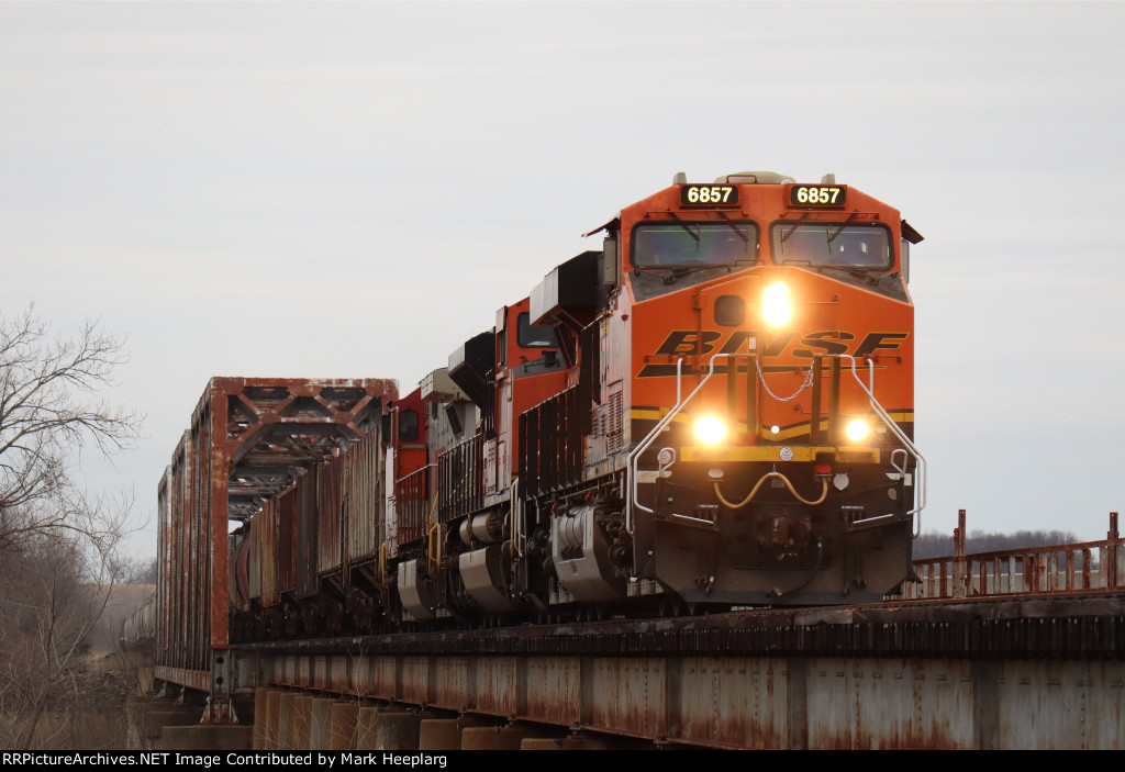 BNSF 6857